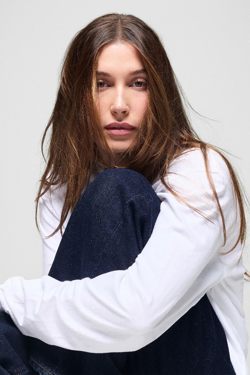 GAP 携手 Hailey Bieber 推出「The Hailey Jean」限定牛仔系列