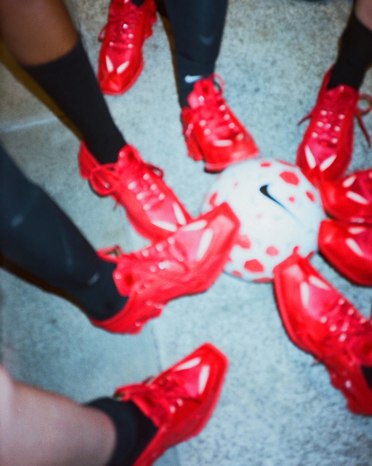 Nike 方了、adi 方了，经典球鞋正在集体变方