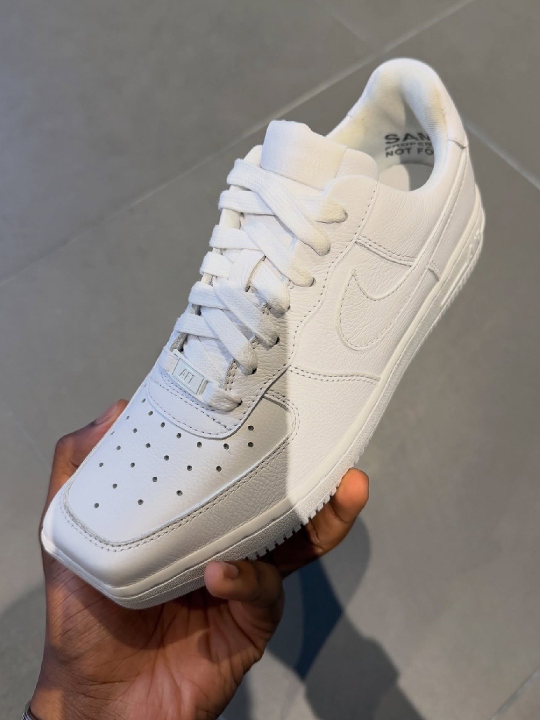 Nike 方了、adi 方了，经典球鞋正在集体变方