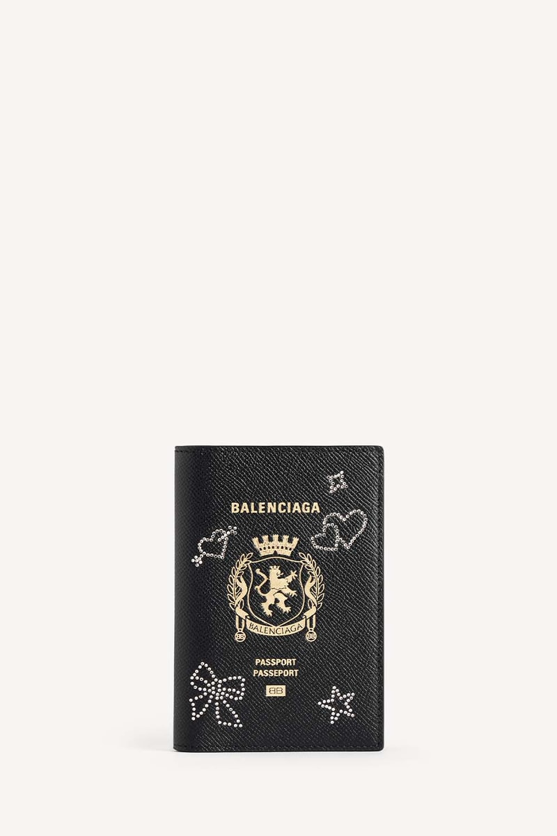 BALENCIAGA 推出 2026 七夕限定系列