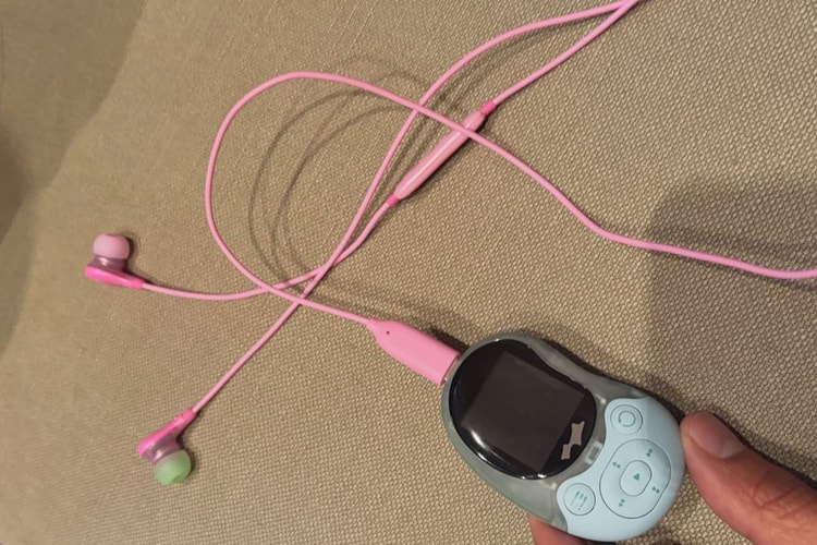 SKYLRK Y2K 风格 MP3 播放器即将推出