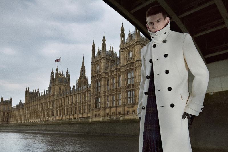 KA Twigs 和 Romeo Beckham 出镜演绎 Burberry 2026 冬季大片