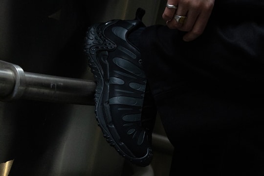 Merrell 推出两款全黑「Metro」运动鞋