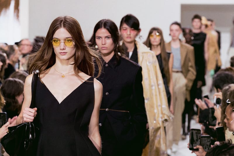 CELINE Été 2027 夏季时装秀登场