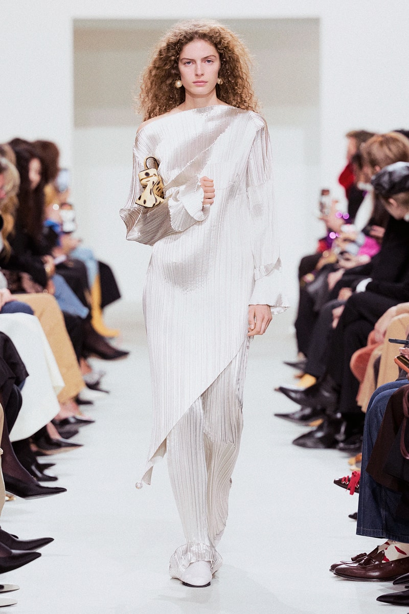 CELINE Été 2027 夏季时装秀登场