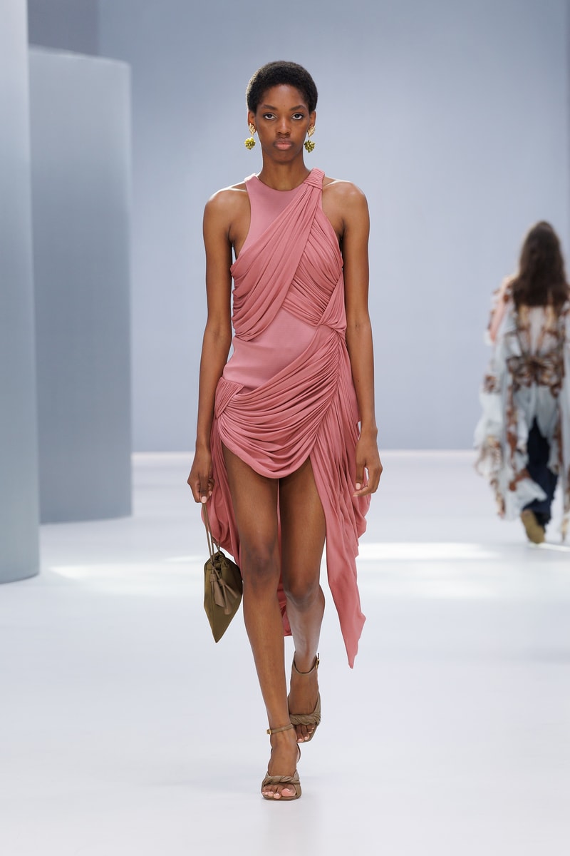 ZIMMERMANN 发布 2027 春季系列「万华蝶舞」