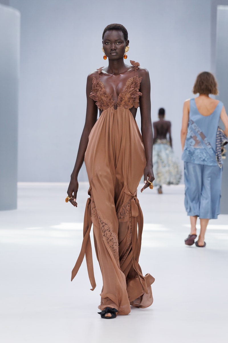 ZIMMERMANN 发布 2027 春季系列「万华蝶舞」