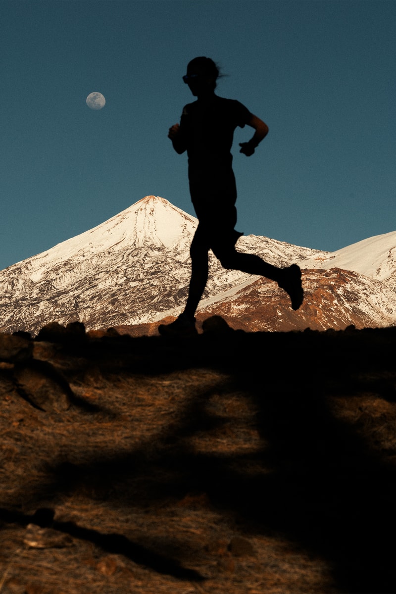 Salomon 携手传奇越野跑者 Courtney Dauwalter 发布 Dawn to Dusk 限定系列