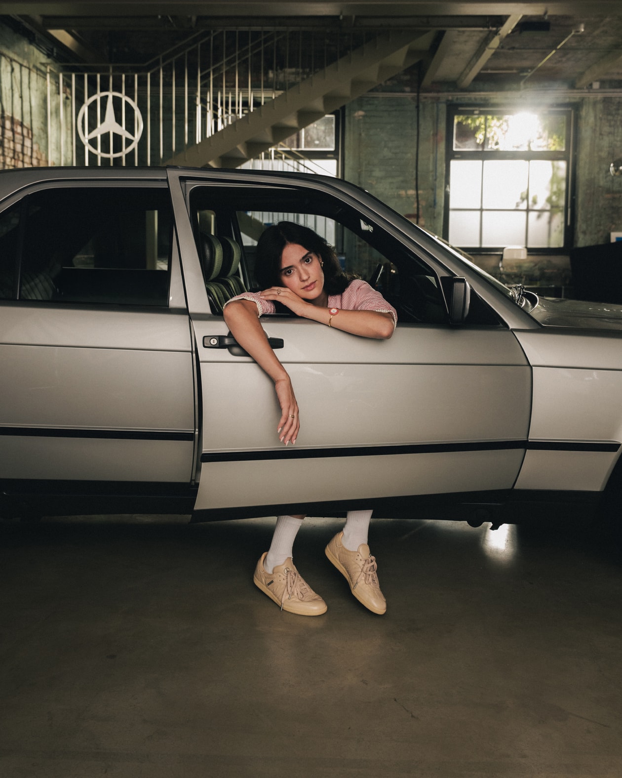 Mercedes-Benz 携手 adidas 推出限量版 Samba OG 联名鞋款