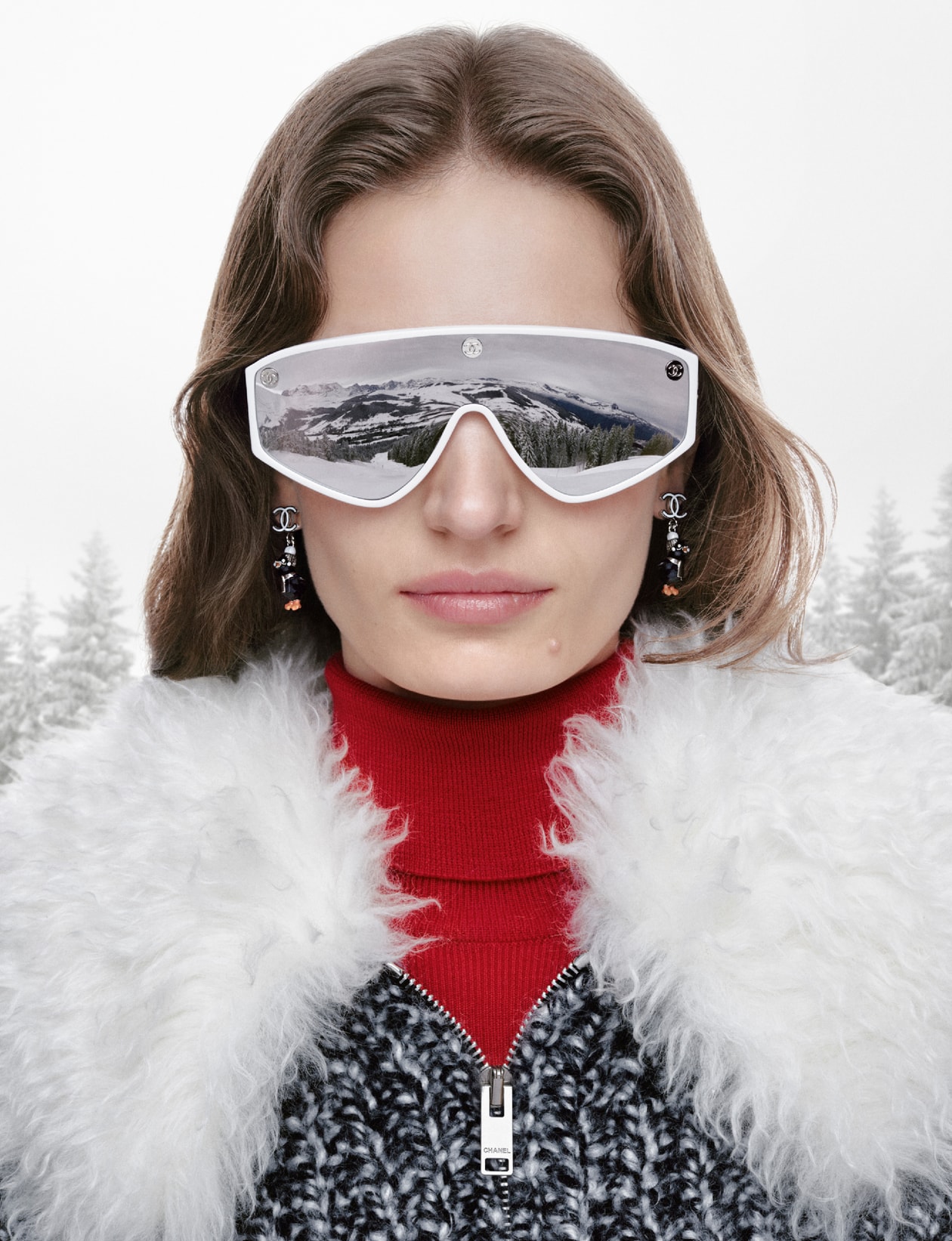 CHANEL 正式发布 COCO NEIGE 2026 滑雪系列，演绎雪山与都市风格