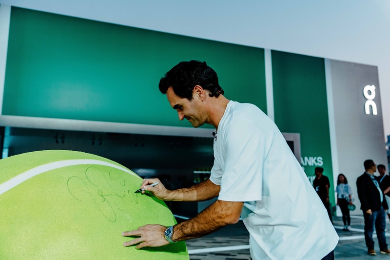 On 携手 Roger Federer 亮相深圳
