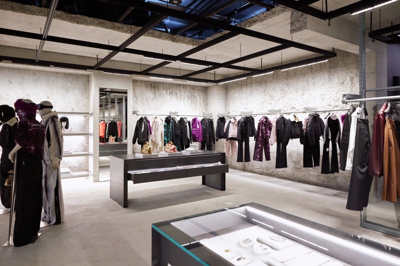 BALENCIAGA 于上海兴业太古汇举办 Hourglass Avenue 手袋发布派对