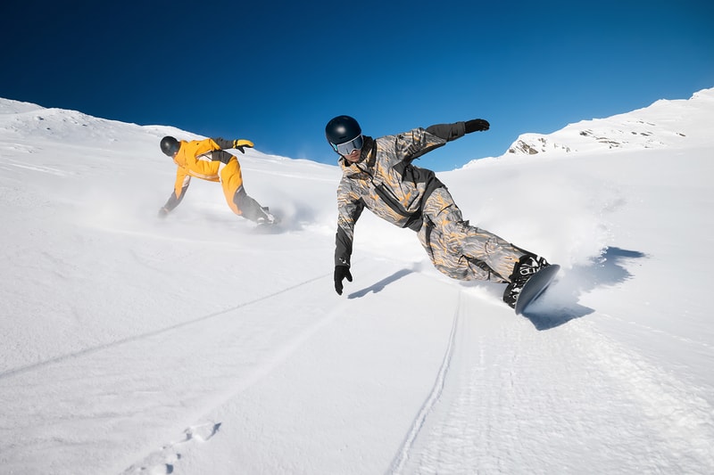 DESCENTE 推出全新 ALPX 双板及 RWSB PRO 单板滑雪服