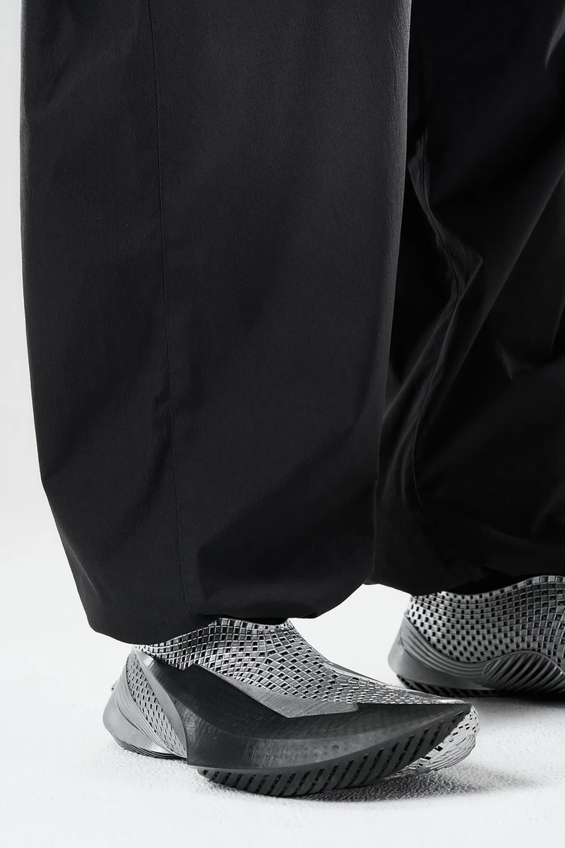 ACRONYM 携手 ALIVEFORM 推出 THE BLADE 全新配色「OBSIDIAN NICKEL」