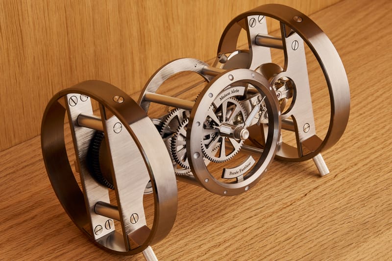 Maison Alcée x Hodinkee: Limitierte Schreibtischuhr zum Selbstbauen