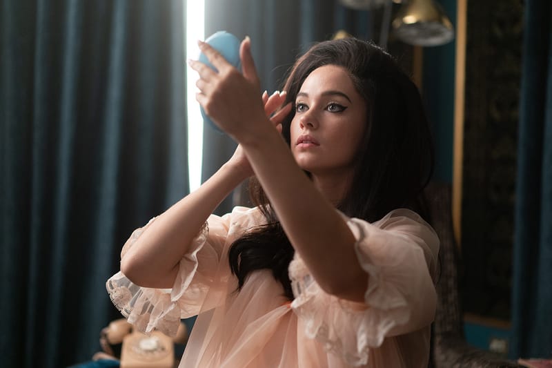 TikTok will, dass du den Make-up-Look aus Mamas Geburtsjahr nachschminkst