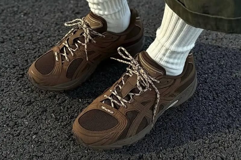 ASICS GEL-KAHANA TR NEXUS taucht im Braun-auf-Braun-Colorway auf