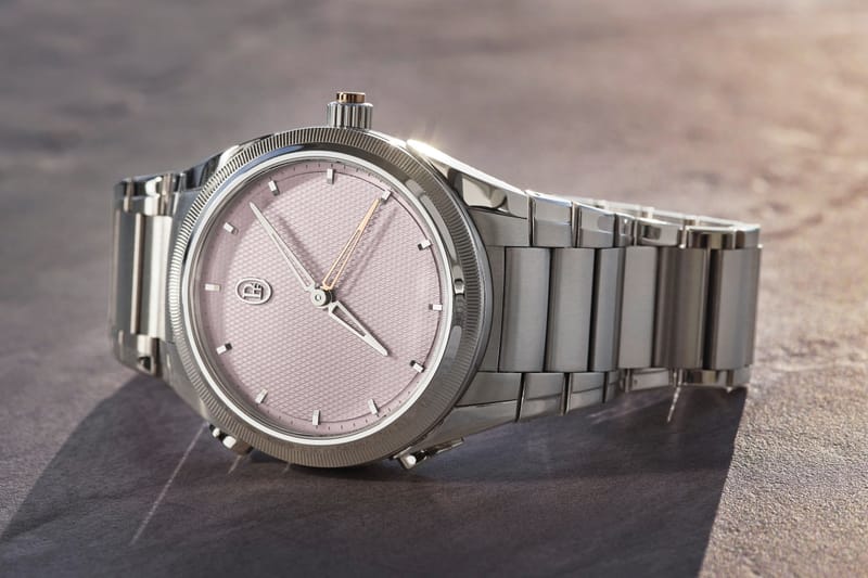 Parmigiani Fleurier präsentiert die Tonda PF Minute Rattrapante mit elegantem „Arctic Rose“-Zifferblatt