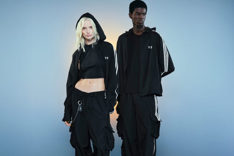 Y-3 verpasst schwarzen Basics einen rauen Grunge-Twist & bringt Footwear für SS26 auf Next Level