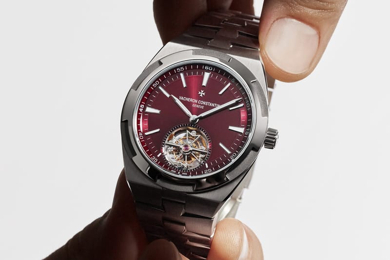 Vacheron Constantin präsentiert die Overseas Tourbillon „Deep Red“ mit tiefrotem Zifferblatt