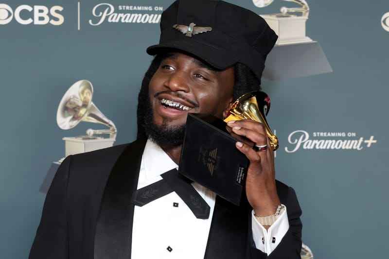 Wristcheck: Shaboozey feiert seinen ersten Grammy-Sieg mit einer Two-Tone Piaget Polo 79