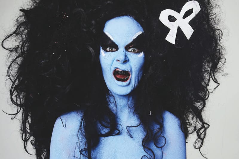 Neues Buch rückt Punk-Provokateurin Kembra Pfahler ins Rampenlicht