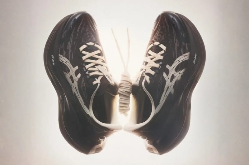 blacktoes präsentiert den ASICS SUPERBLAST 3 BT „Keep Running Quiet“