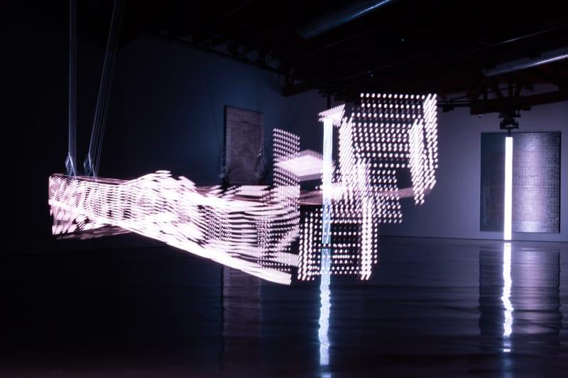 Jenny Holzer eröffnet erste Solo-Ausstellung in Portugal im Serralves Museum