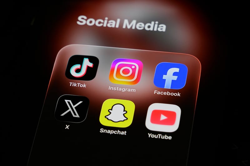 Frankreich verbietet Social Media für Kinder unter 15