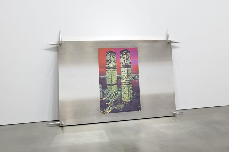 Jordan Wolfson inszeniert im Gagosian New York ein Spiegelkabinett