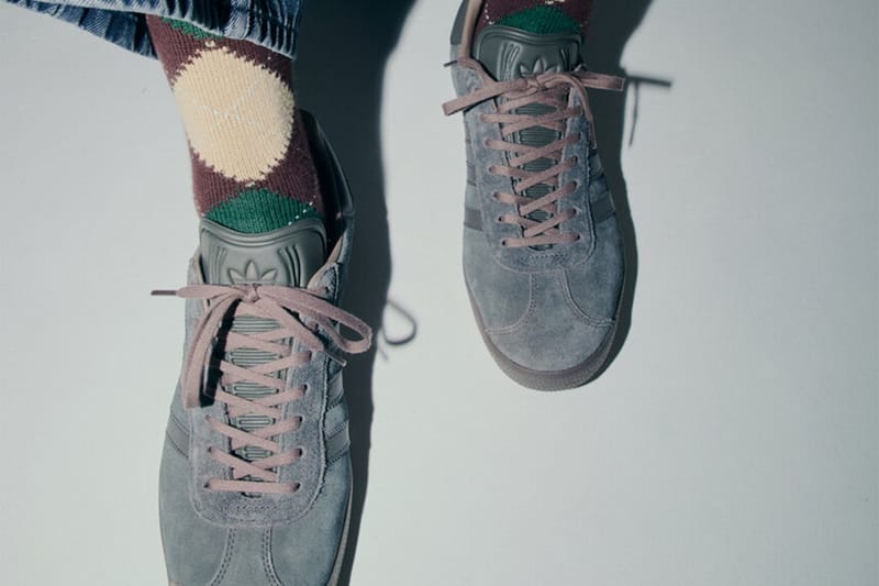 Der adidas Originals GAZELLE OG in einem eleganten „Charcoal Gray“ Wildleder