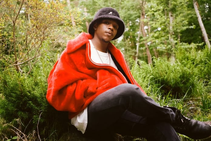 Kangol Imagine Un Camp De Vacances Désenchanté Pour Sa Collection Automne/Hiver 2017