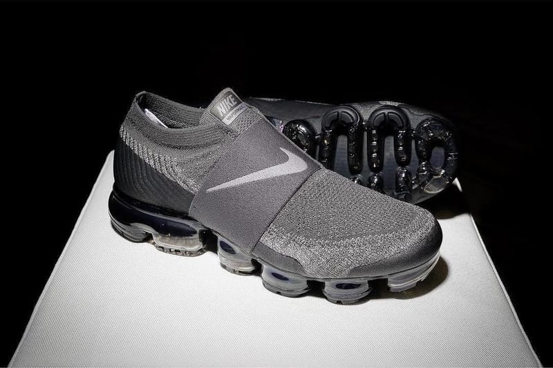Une Déclinaison Noire Et Grise Pour La Nike Air VaporMax Sans Lacets