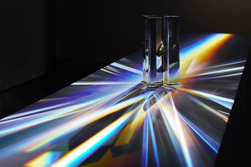 "Prism" La Nouvelle Bouteille Designé Par Tokujin Yoshioka Pour Dom Pérignon