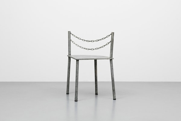 Tabouret Rei Kawakubo COMME des GARÇONS Galerie A1043
