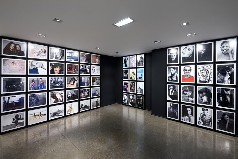 colette Chanel Vitrine Illuminée Karl Lagerfeld