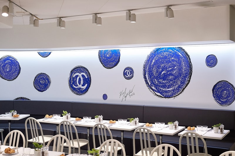 colette Chanel Vitrine Illuminée Karl Lagerfeld
