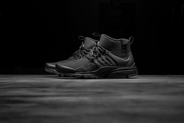 Nike Air Presto Mid Utility Triple Black Gros Plan Détails Sneaker Politics