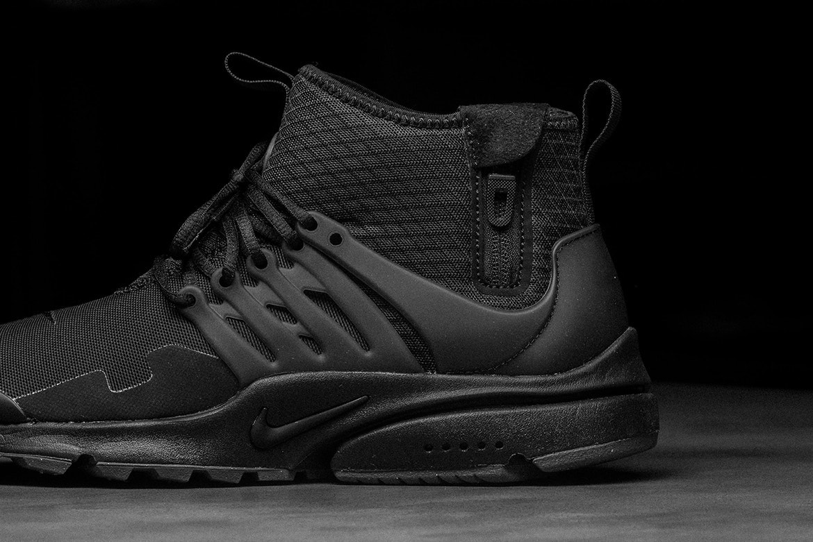 Nike Air Presto Mid Utility Triple Black Gros Plan Détails Sneaker Politics
