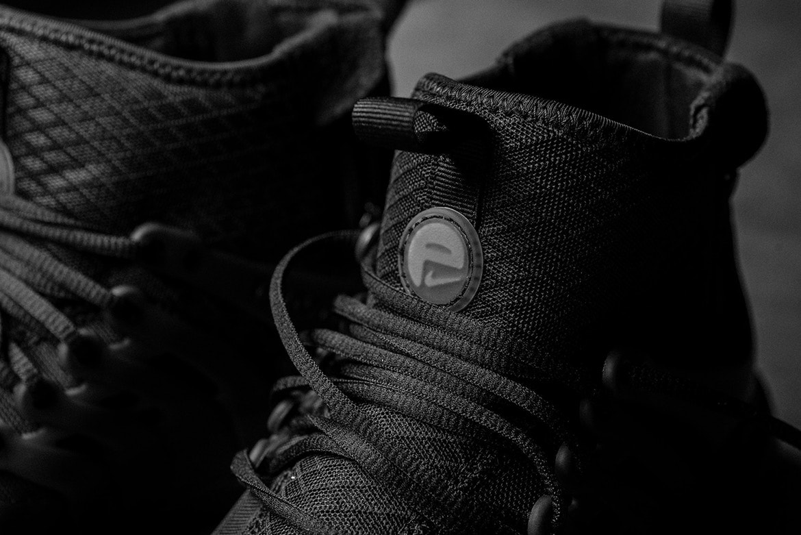 Nike Air Presto Mid Utility Triple Black Gros Plan Détails Sneaker Politics