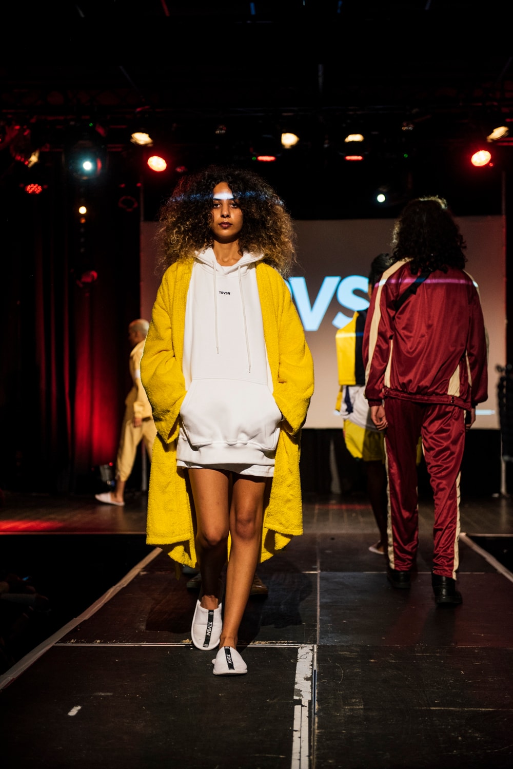 TRUE VISION Défilé Fashion Week Paris Pan Piper Gilet Jaune Paul Mougeot