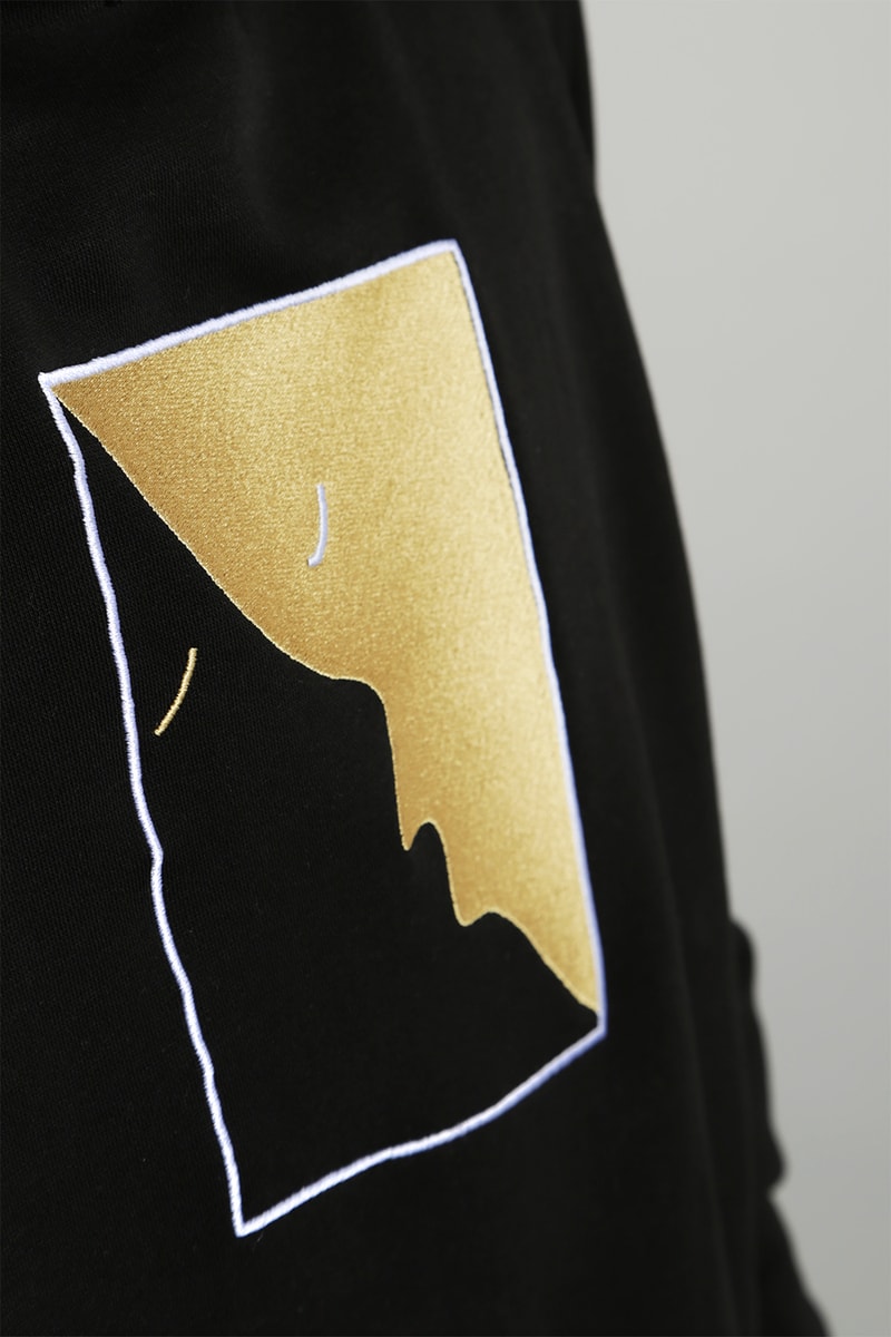 Hoodie Encré. Broderie Cry Me A River Noir