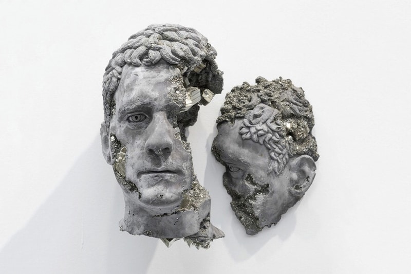 Sculpture De Marcus Aurelius Interpréter Par Daniel Arsham En Cendre Volcanique