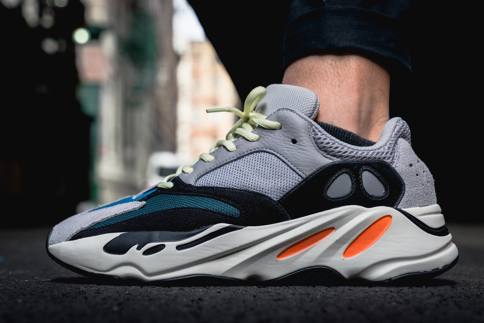 adidas Originals YEEZY BOOST 700 "Wave Runner" Aux Pieds Gris Noir Blanc Jaune Orange Bleu Eddie Lee HYPEBEAST
