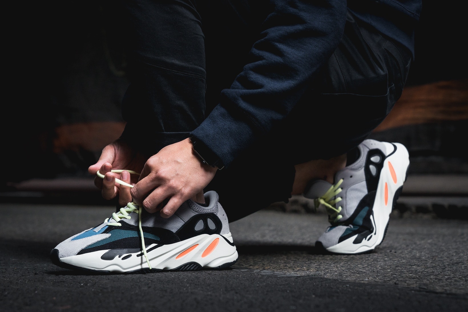 adidas Originals YEEZY BOOST 700 "Wave Runner" Aux Pieds Gris Noir Blanc Jaune Orange Bleu Eddie Lee HYPEBEAST