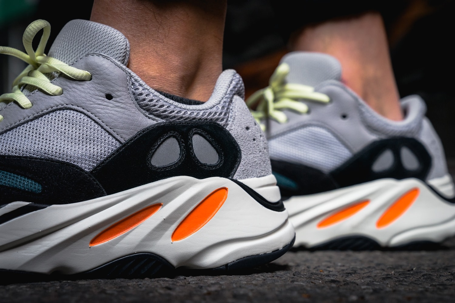 adidas Originals YEEZY BOOST 700 "Wave Runner" Aux Pieds Gris Noir Blanc Jaune Orange Bleu Eddie Lee HYPEBEAST