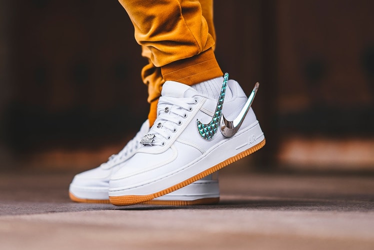 Gros Plan Sur La Air Force 1 De Travis Scott