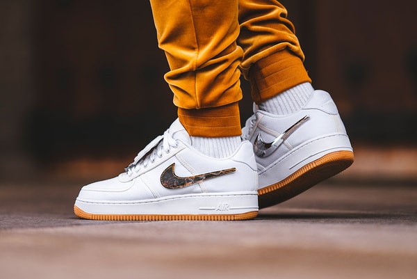 Air Force 1 Travis Scott Toile Semelle Gomme Virgule Velcro