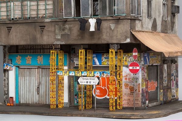 Le Temple Street, Hong Kong, En Miniature Par L'artiste Joshua Smith