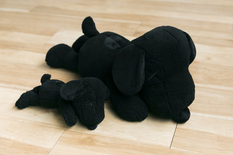 Collaboration KAWS x Uniqlo Ut Inspiration Snoopy Peanuts